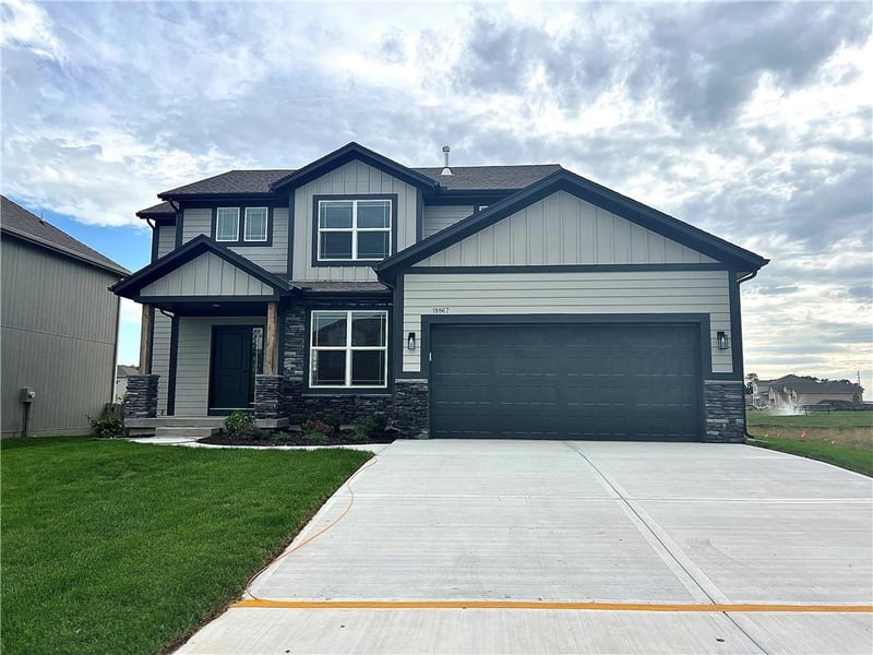 28510 161st St, Gardner, KS 66030
