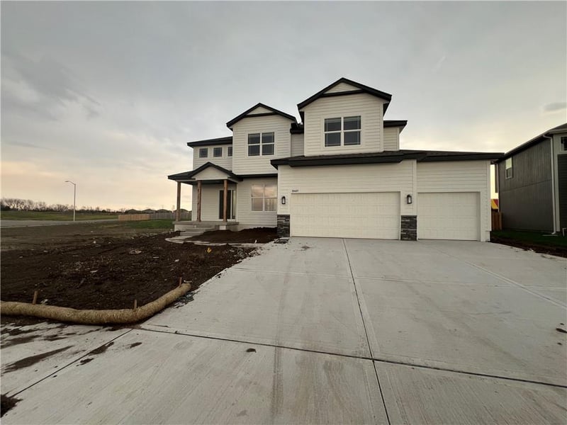28407 161st St, Gardner, KS 66030