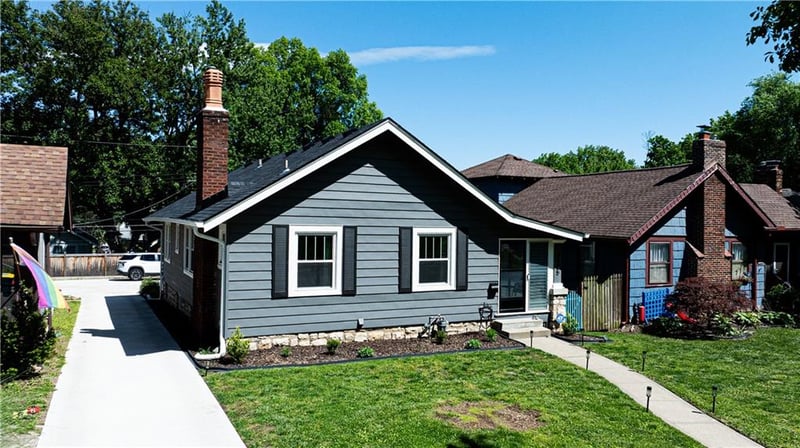 6135 Holmes St, Kansas City, MO 64110