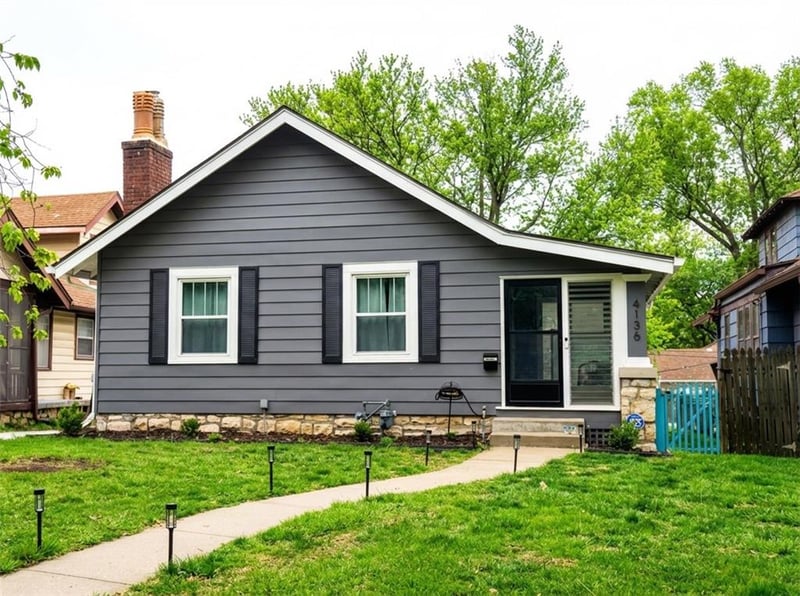 6135 Holmes St, Kansas City, MO 64110