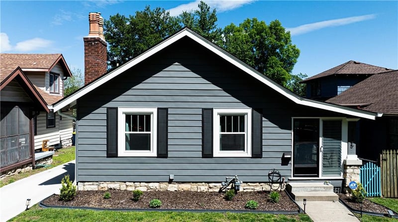 6135 Holmes St, Kansas City, MO 64110