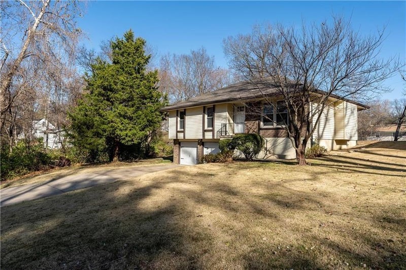 3533 College Ave, Kansas City, MO 64117