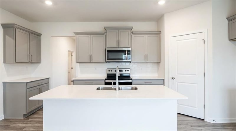 20121 Cornice St, Spring Hill, KS 66083