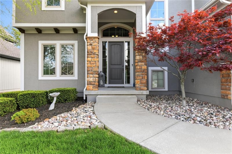 1021 Drake Cir, Lee's Summit, MO 64082
