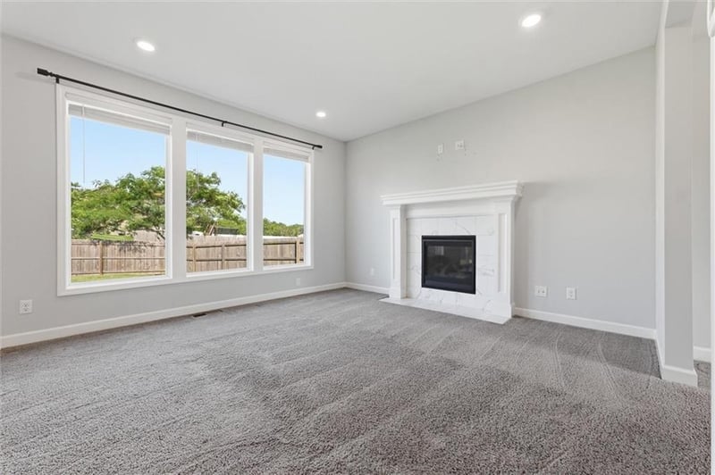 12434 Live Oak Cir, Peculiar, MO 64078