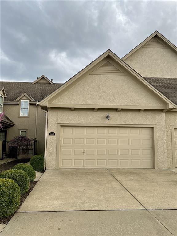 2227 107th Ter, Kansas City, MO 64155