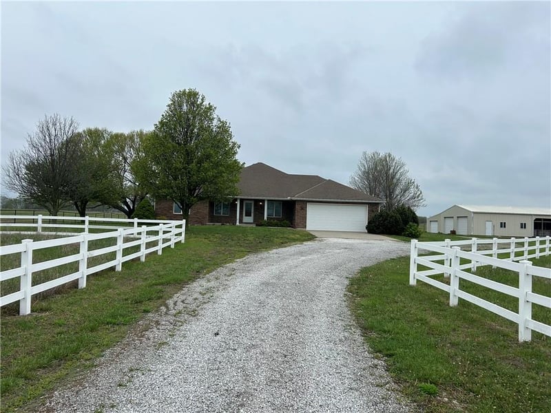 1379 M Hw, Clinton, MO 64735