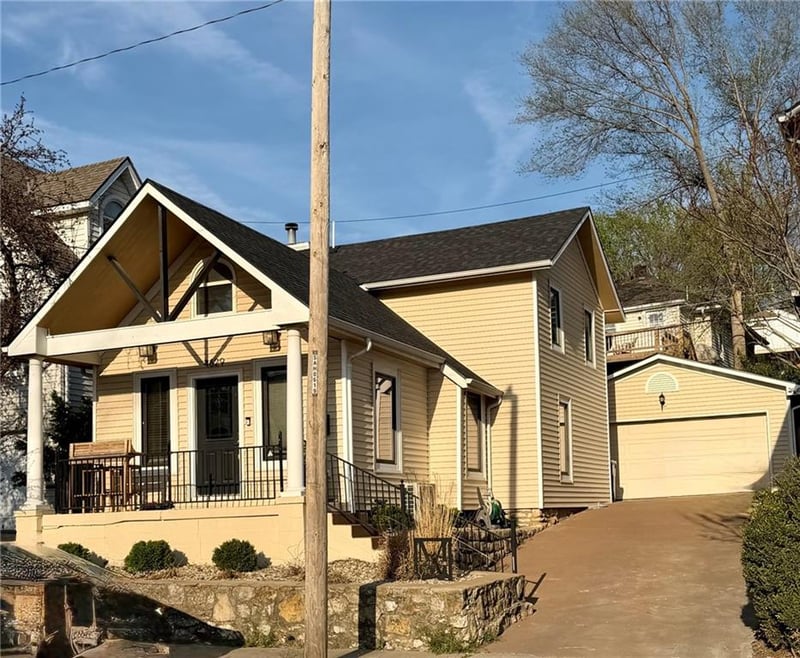 4629 Genessee St, Kansas City, MO 64112