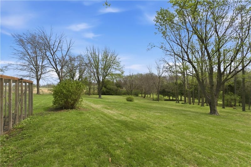 34372 169th St, Leavenworth, KS 66048