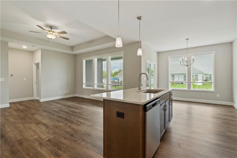 12424 S Redwood St, Lee's Summit, MO 64086