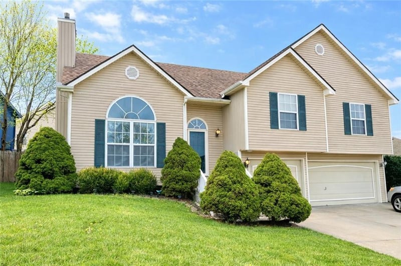 8567 Ava Ave, Kansas City, MO 64154