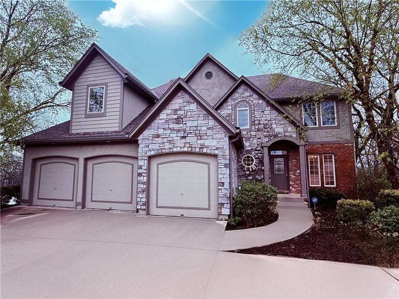 521 Minter Rd, Grain Valley, MO 64029