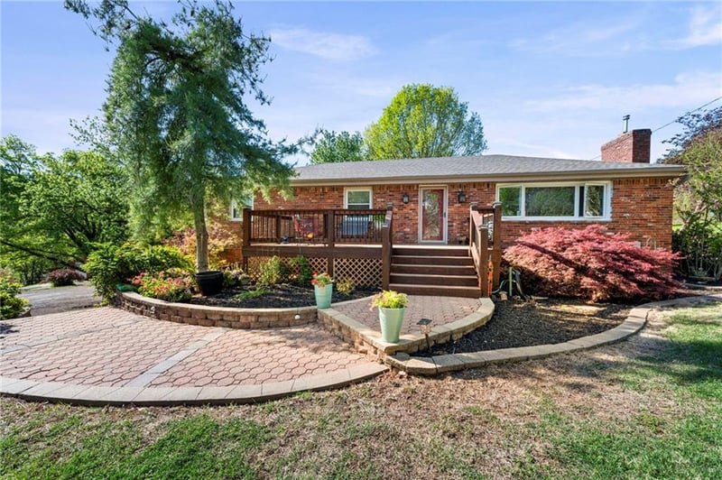 17307 Courtney Atherton Rd, Independence, MO 64058