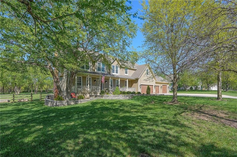 18440 Lamar Ave, Stilwell, KS 66085