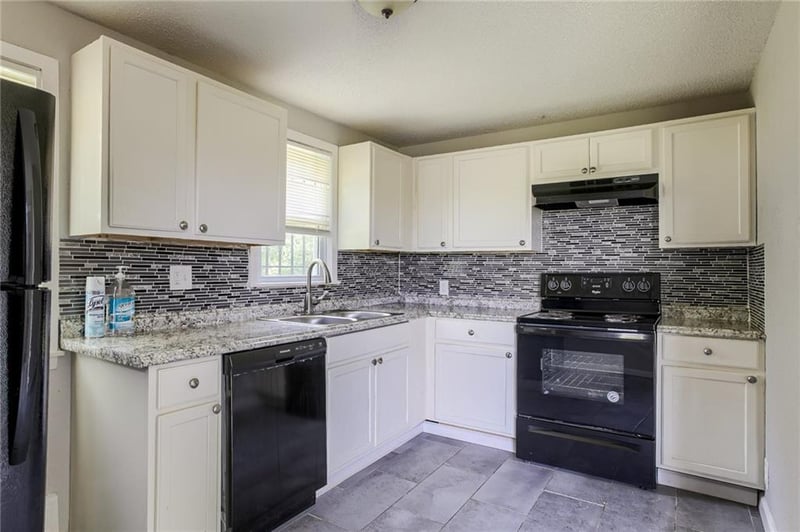 2816 63rd St, Kansas City, MO 64130