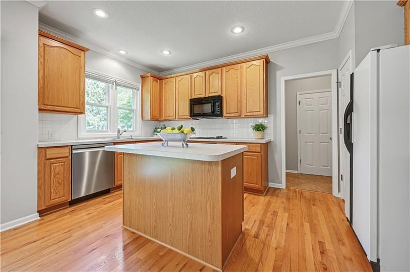 12462 Rosehill St, Overland Park, KS 66213