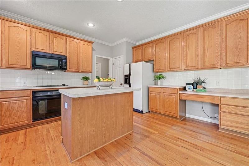 12462 Rosehill St, Overland Park, KS 66213