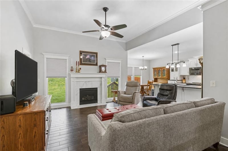 8 102nd St, Kansas City, MO 64155