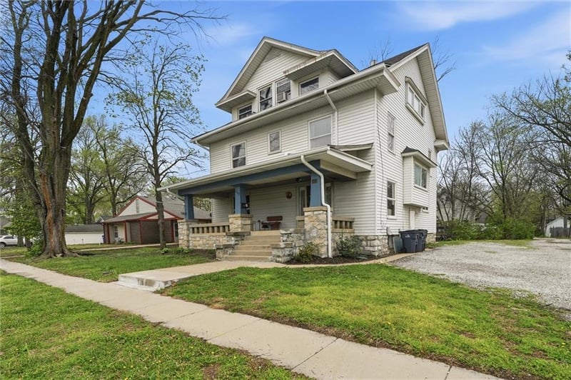 115 Walnut St, Olathe, KS 66061