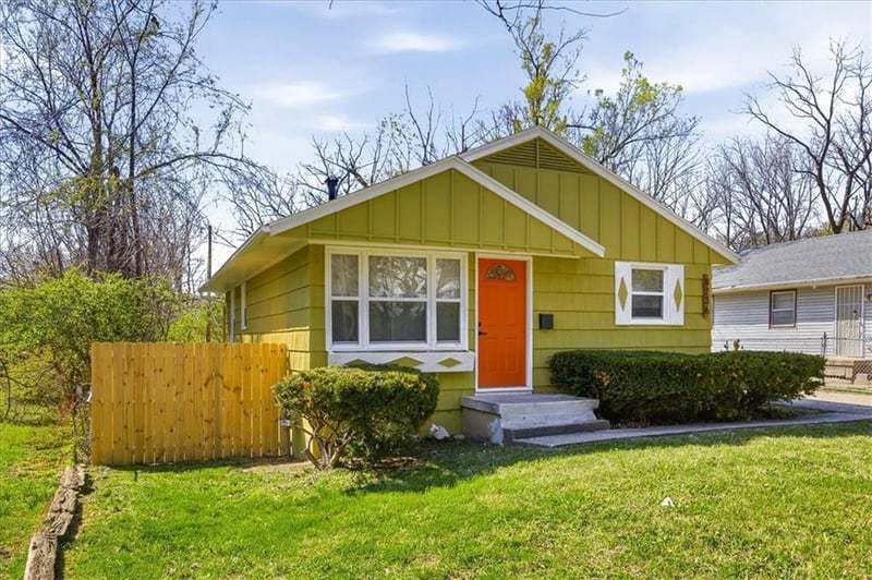8236 Flora Ave, Kansas City, MO 64131