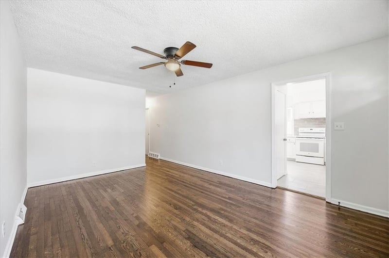 8236 Flora Ave, Kansas City, MO 64131