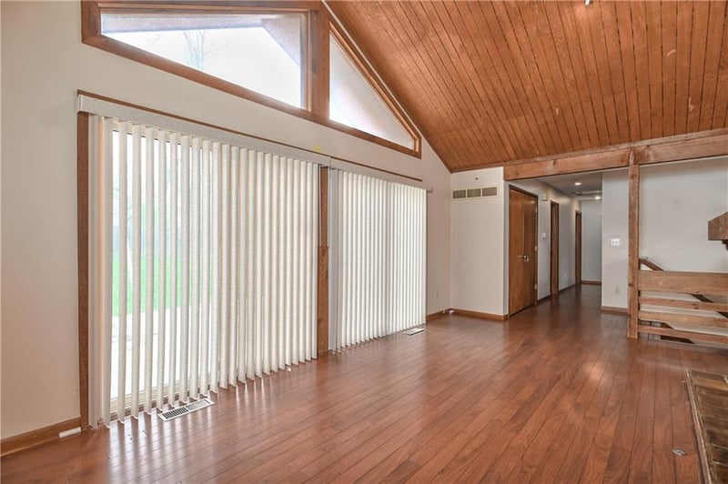 7109 Harvard Ave, Raytown, MO 64133