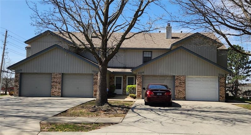 100-106 NE Greystone Dr, Lee's Summit, MO 64086