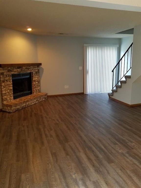 100-106 NE Greystone Dr, Lee's Summit, MO 64086