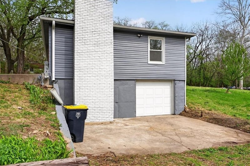 6807 Sycamore Ave, Kansas City, MO 64133