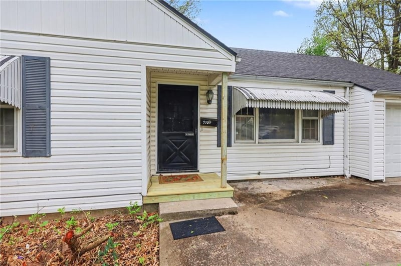 7723 Sni A Bar Rd, Kansas City, MO 64129