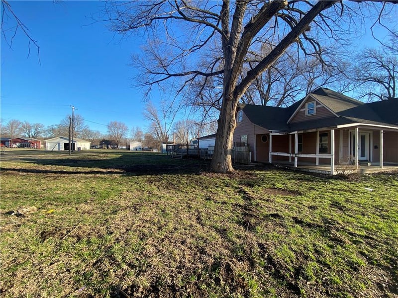 110 Riley St, Easton, KS 66020