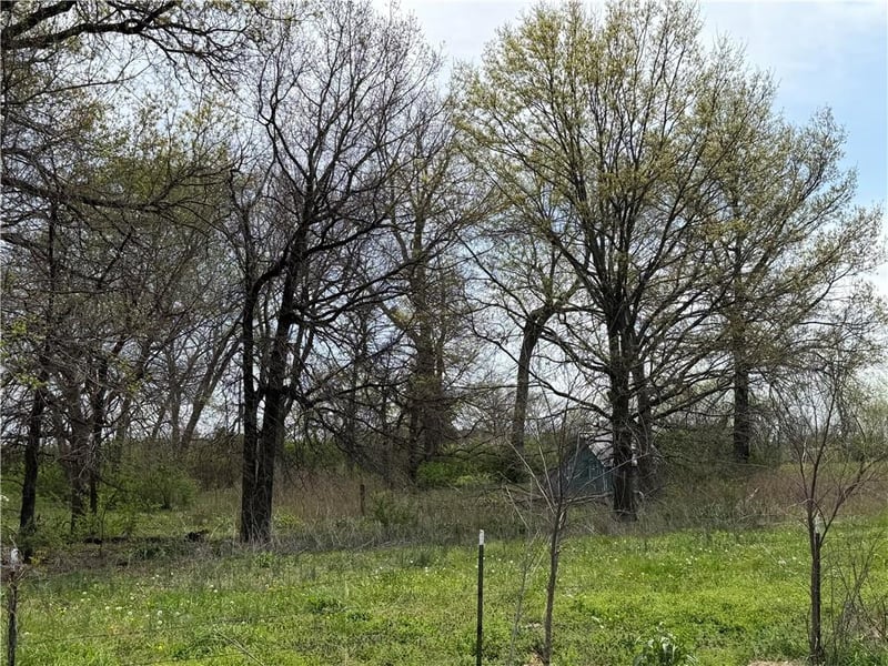 961 201st Rd, Warrensburg, MO 64093