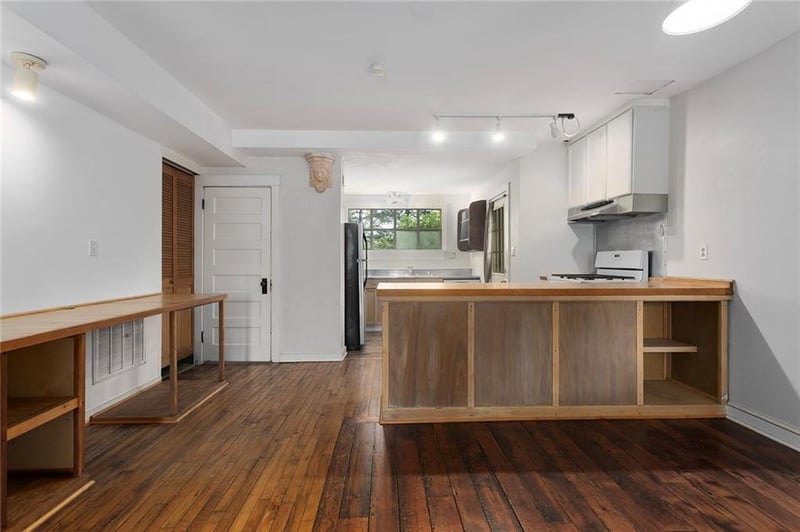 810 16th St, Kansas City, MO 64108