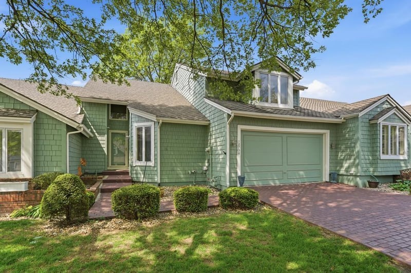 12708 Baltimore Ct, Kansas City, MO 64145