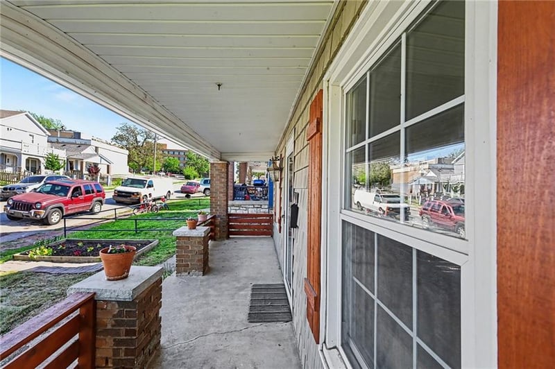 212 S 8th St, Kansas City, KS 66101