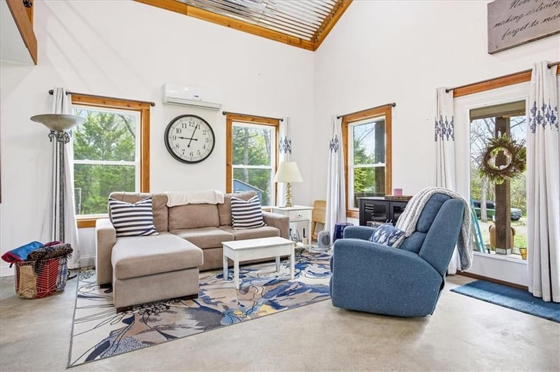 57 Shadow Ln, Linn Valley, KS 66040