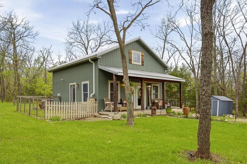 57 Shadow Ln, Linn Valley, KS 66040