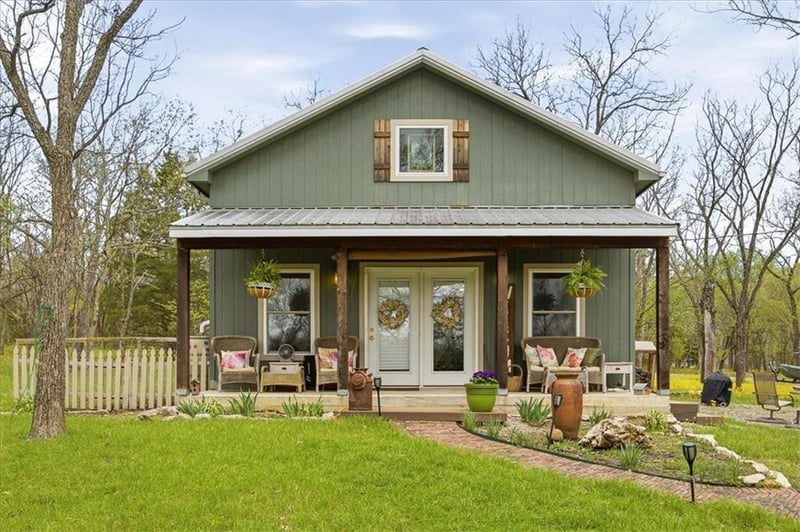 57 Shadow Ln, Linn Valley, KS 66040