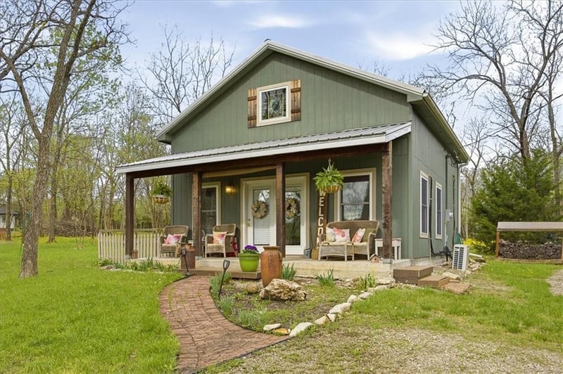 57 Shadow Ln, Linn Valley, KS 66040