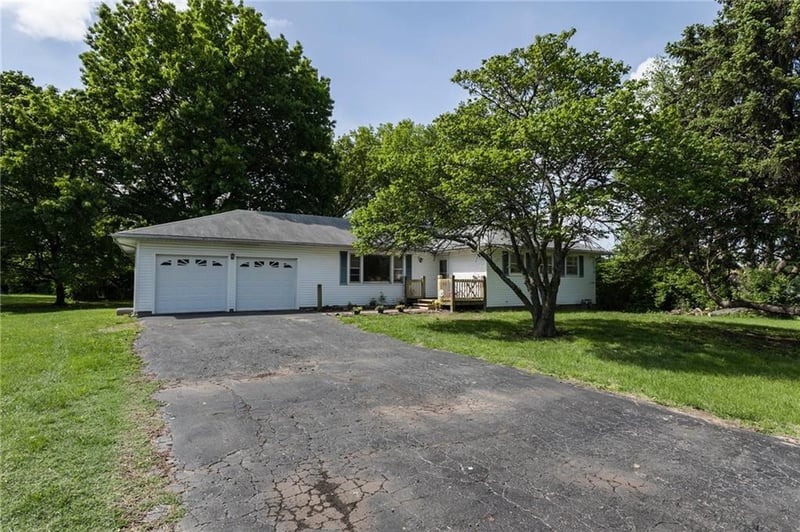 3205 Shawnee Dr, Kansas City, KS 66106