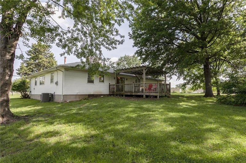 3205 Shawnee Dr, Kansas City, KS 66106