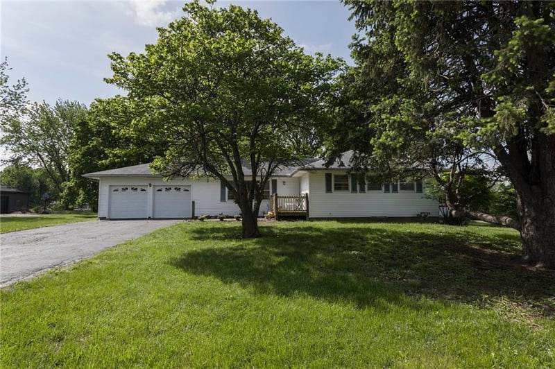 3205 Shawnee Dr, Kansas City, KS 66106