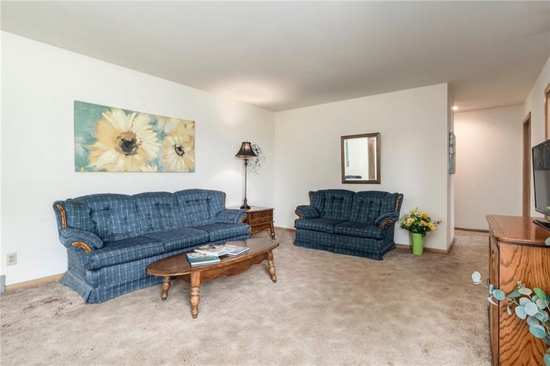3205 Shawnee Dr, Kansas City, KS 66106