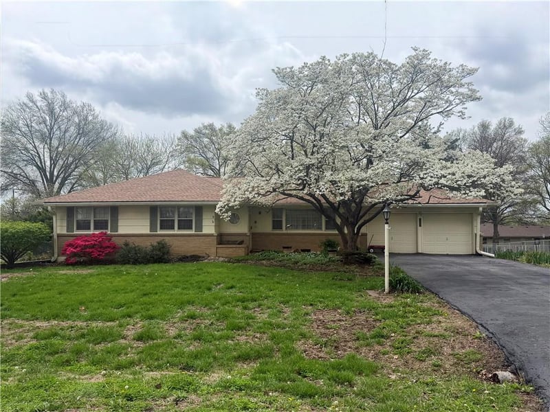 8209 Garfield Ave, Kansas City, KS 66112