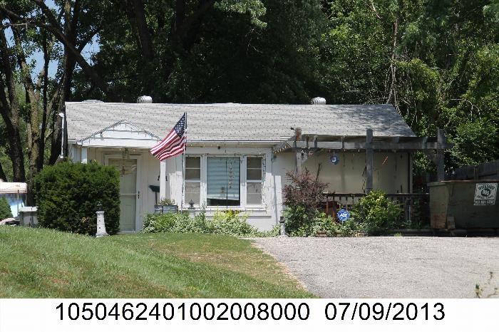 9534 Swartz Rd, Kansas City, KS 66111