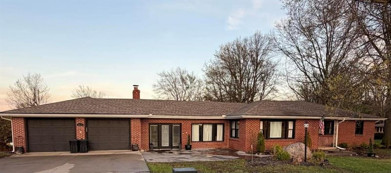 411 Hillcrest Dr, Maysville, MO 64469
