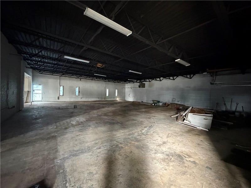 7947 Prospect Ave, Kansas City, MO 64132