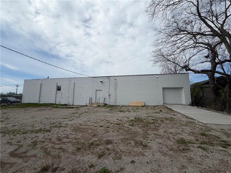 7947 Prospect Ave, Kansas City, MO 64132