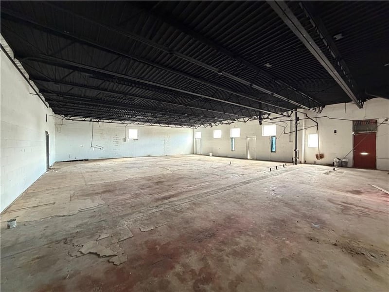 7947 Prospect Ave, Kansas City, MO 64132