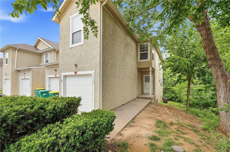 3320 103rd Pl, Kansas City, KS 66109